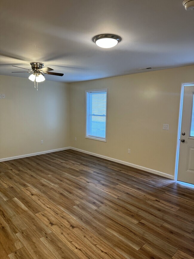 107 Violet Aly unit 1, Pikeville, KY 41501 - photo 6