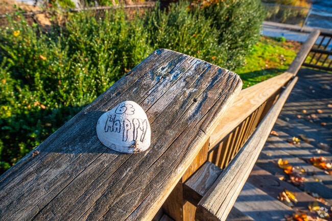 A helpful message about the quahog, the official state shellfish of Rhode Island, can be found in Conimicut-Shawomet.