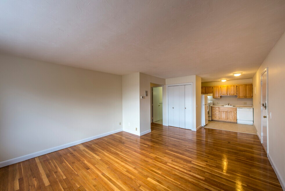 18 Ashford St unit 8B, Allston, MA 02134 - photo 1