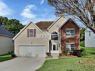 9117 Hollow Ridge Ln, Charlotte, NC 28269