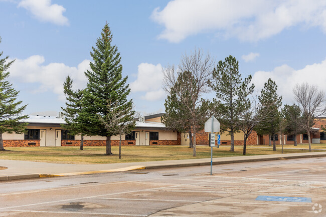 Francis Case Elementary offers quality and quality education in Box Elder.
