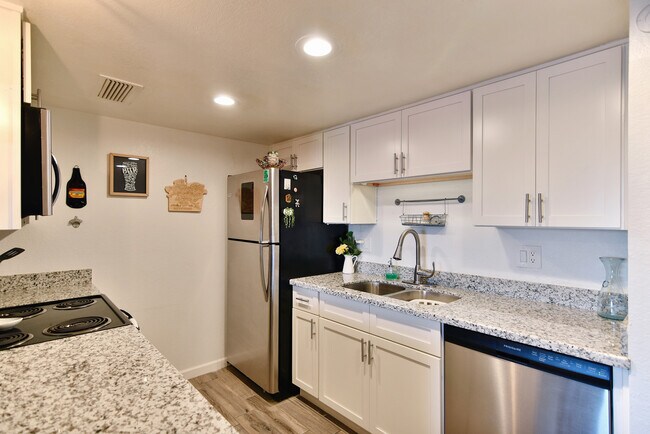 Oasis 17, Phoenix, AZ 85015 - photo 4