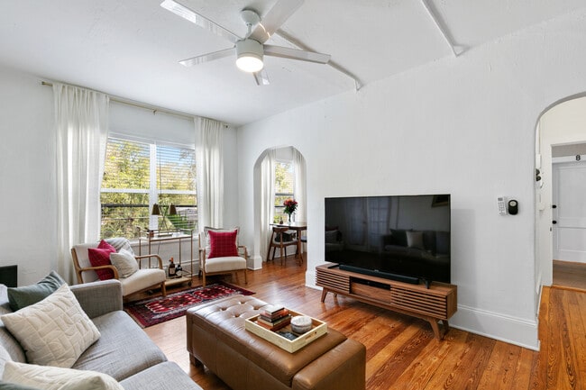 1836 Laurel St unit 2, Sarasota, FL 34236 - photo 4