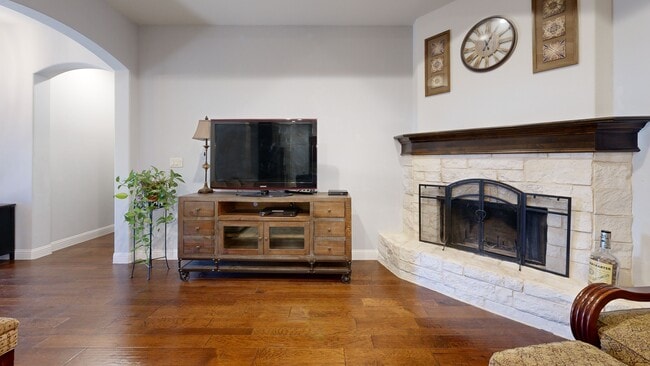 1320 Craft Farms Cir, Azle, TX 76020 - photo 2