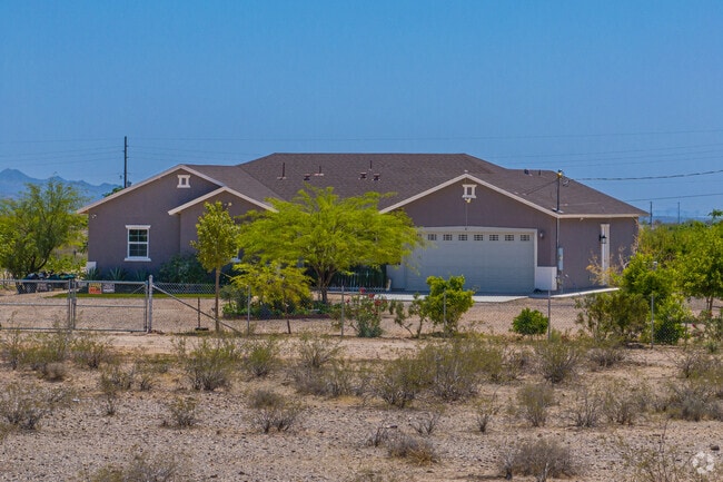 Homes in Whispering Ranch frequently include practical features like solar enery systems and private wells, making the most of the area's remote desert location.