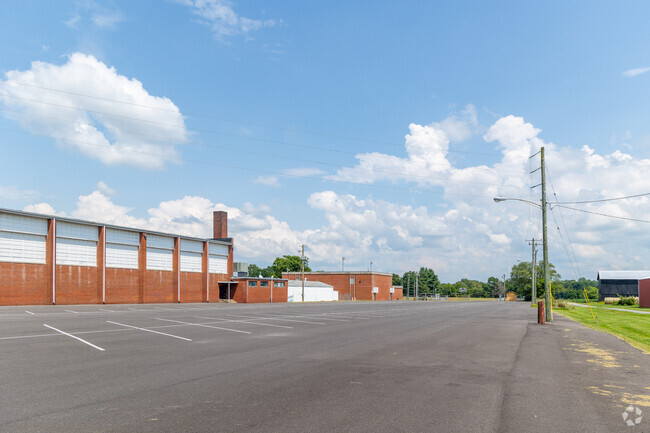 Heath Middle School has ample parking for parent-teacher conferences in Paducah.