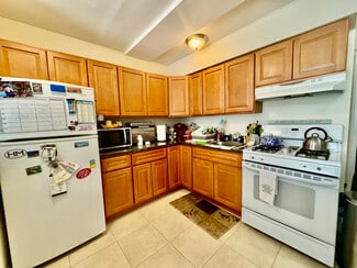 114 Stonelea Place, New Rochelle, NY 10801