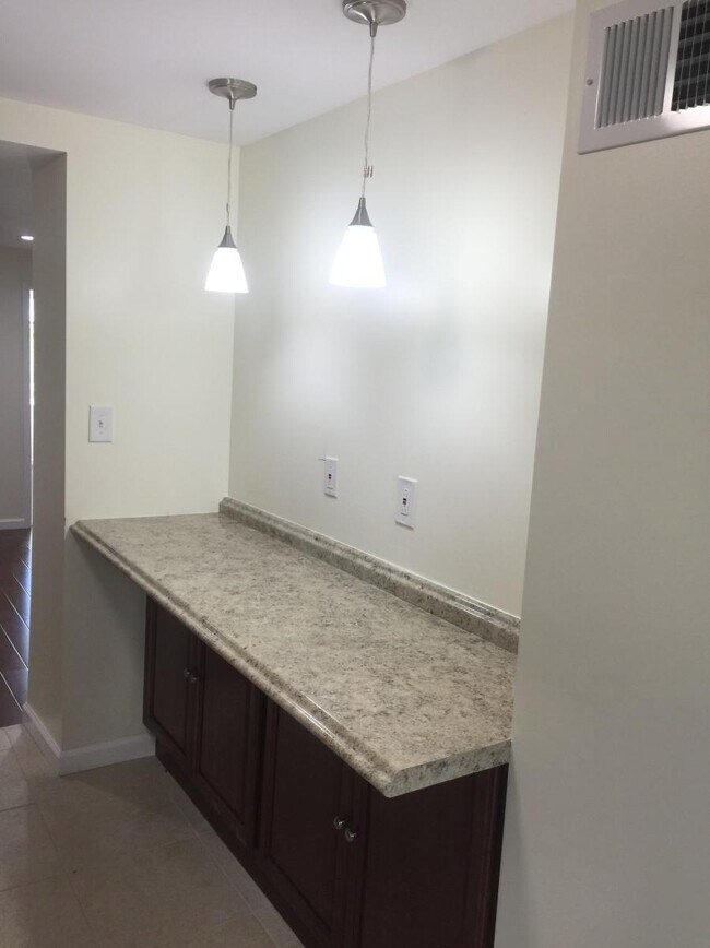 1129 Carpenter St unit 1st fl, Philadelphia, PA 19147 - photo 3