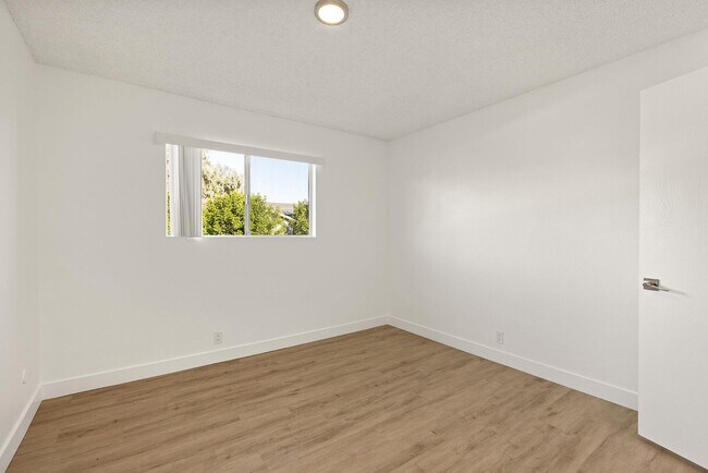 View, San Diego, CA 92139 - photo 6