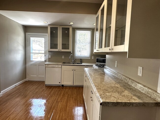 2266 Indiana Ave, Columbus, OH 43202 - photo 7