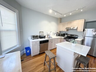 24 Pond St Unit 4, Boston, MA 02125