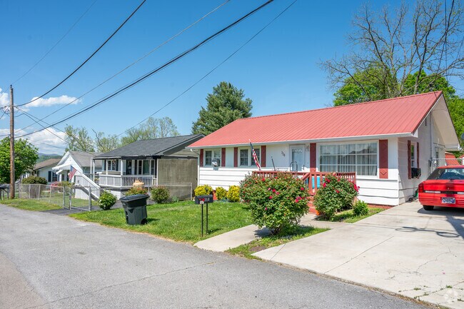 Homes in Orebank typically go between the mid-$100,000s to the upper $200,000.