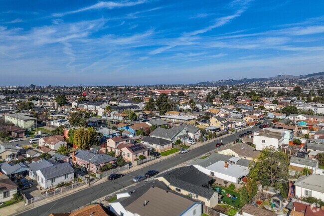 Pullman offers a cozy suburban lifestyle in Richmond.