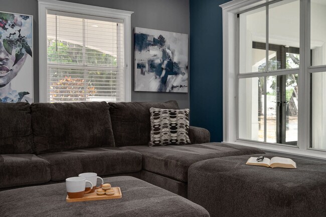 6710 Myrna Dr unit ID1241872P, Tampa, FL 33619 - photo 3