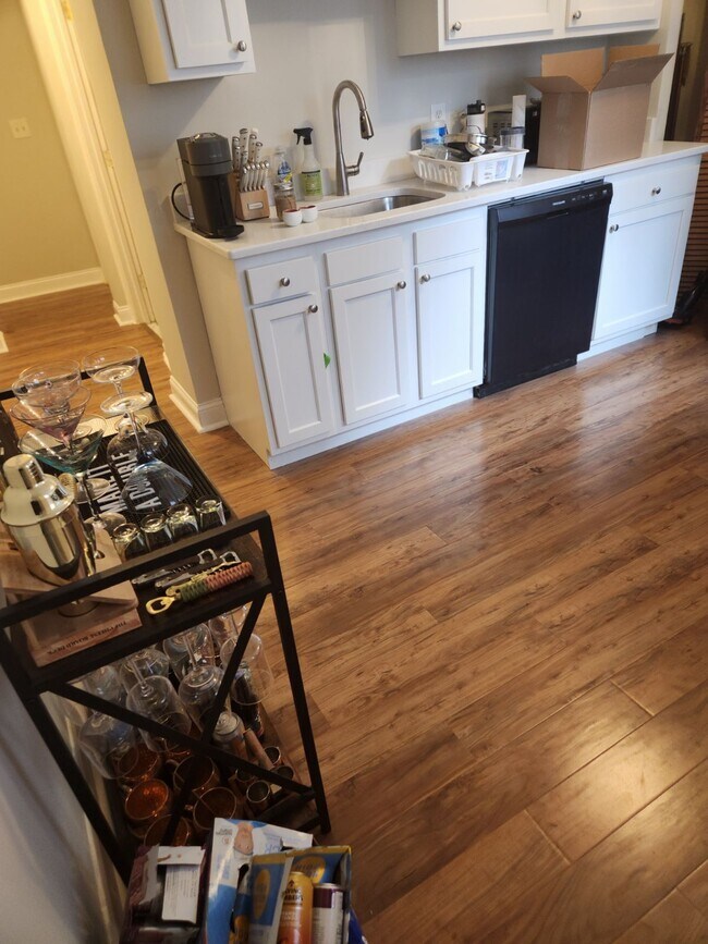 208 Hanover St Unit 3, Boston, MA 02113