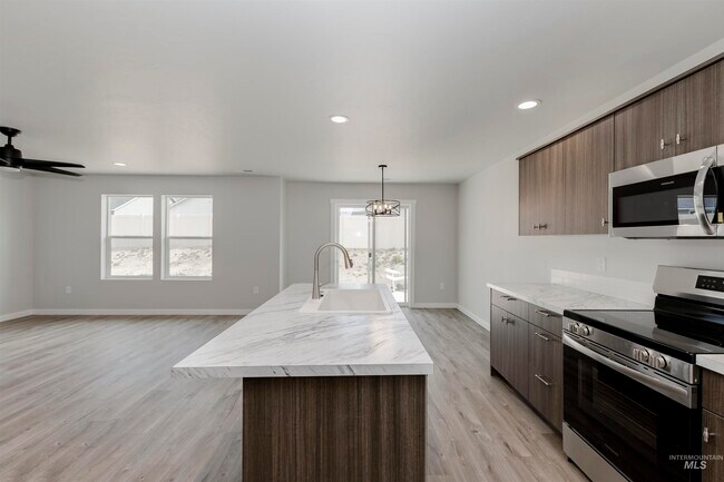 10825 Rutland St, Caldwell, ID 83605 - photo 2