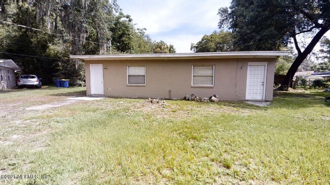 1726 Ryar Rd unit 3, Jacksonville, FL 32216 - photo 2