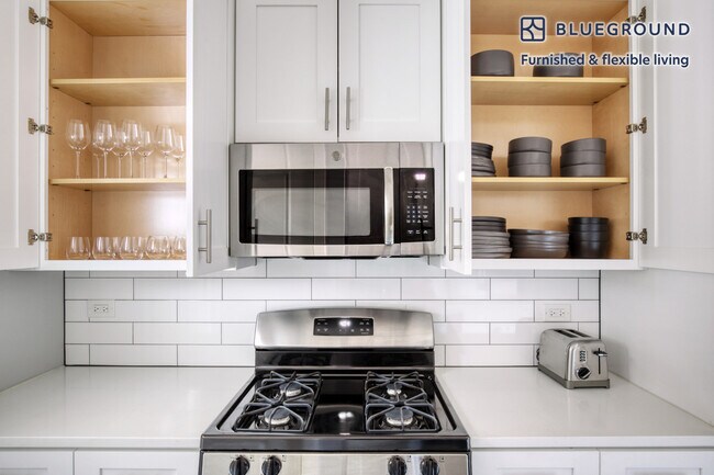 3438 N Seminary Ave unit FL2-ID457, Chicago, IL 60657 - photo 5