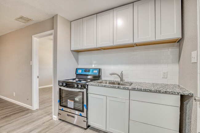 8709 Lawson St unit 6, El Paso, TX 79904 - photo 4