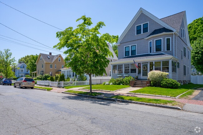 Many properties in Glenwood have some lawn space that you'll need to maintain.