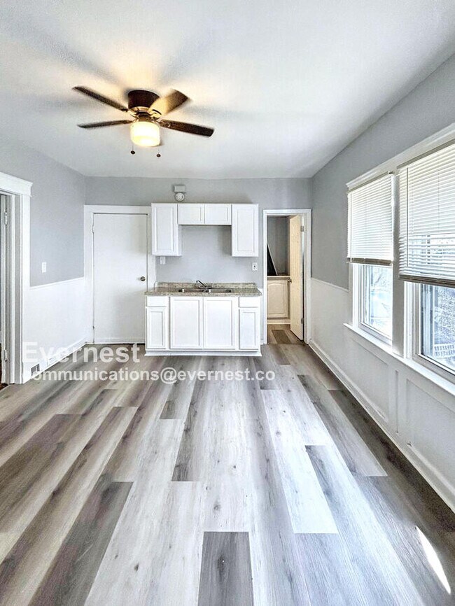 2781 E 118th St, Cleveland, OH 44120 - photo 2