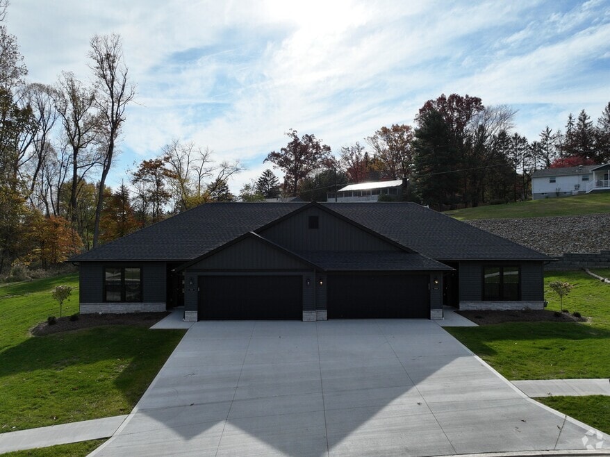 3452 Jamestown Dr, Zanesville, OH 43701 - photo 2