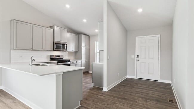 2259 Latour Dr, Shakopee, MN 55379 - photo 6