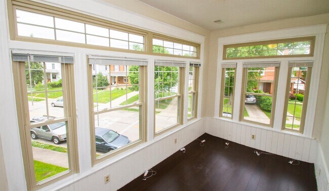 4526 Smith Rd unit 1, Cincinnati, OH 45212 - photo 7