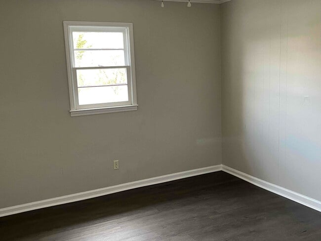 8402 Duncan Bridge Rd, Cleveland, GA 30528 - photo 5