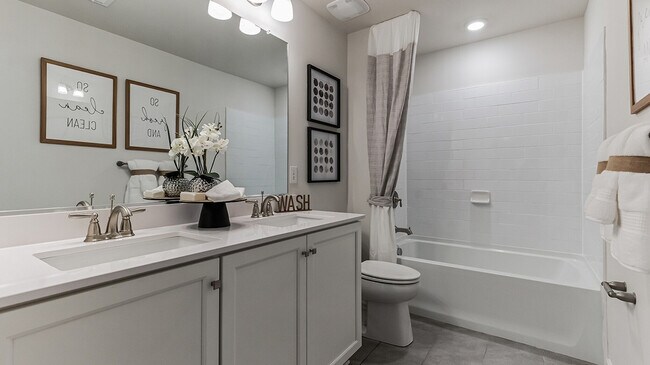 156 Erica Ln unit 36210208, Columbia, PA 17512 - photo 6