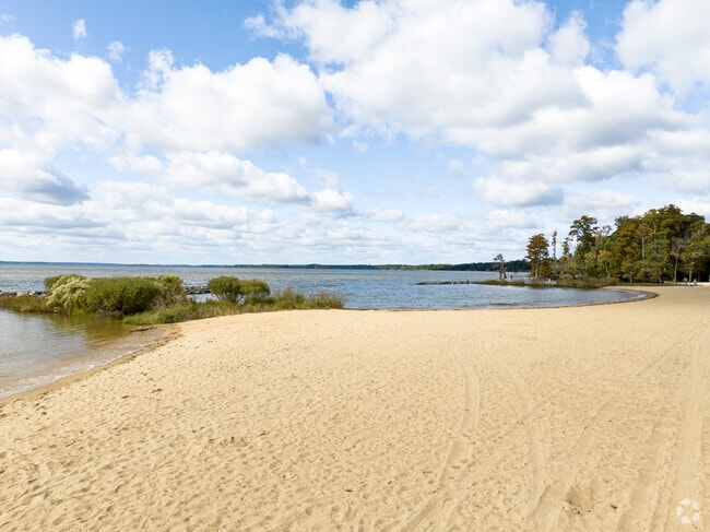 Both the James River and Virginia Beach are within an hour of Windsor residents.