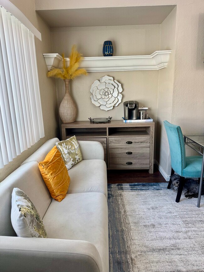 6918 Coley Ave unit 5, Las Vegas, NV 89117 - photo 3