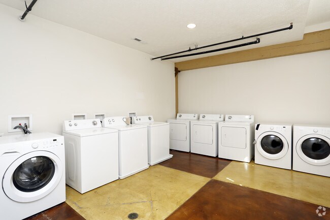 1010 Central, Indianapolis, IN 46202 - photo 5