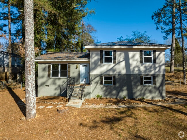 One of the most affordable home styles in LaFayette, Georgia is the Split Level.