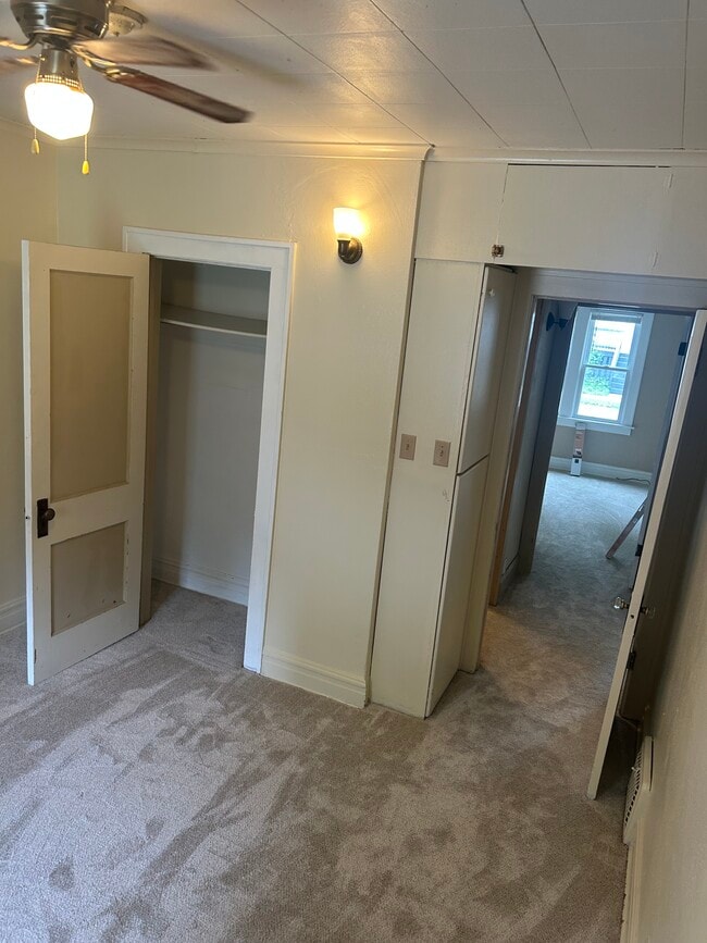 3041 S Hanson Ave unit Lower unit, Milwaukee, WI 53207 - photo 3