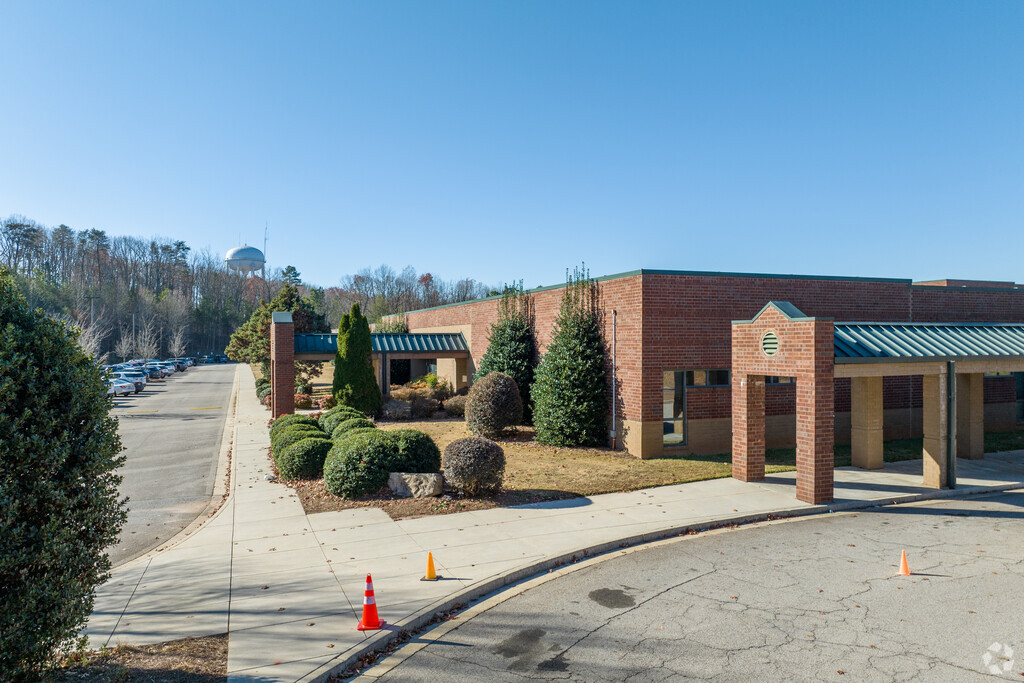 CW Davis Middle School has over 800 students.