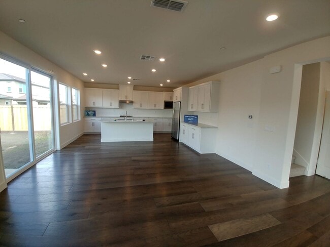 2481 Azalea Ave, Tracy, CA 95376 - photo 4