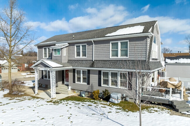 In Jefferson Chalmer, you will find a mix of newer colonial-style homes built along the canal.