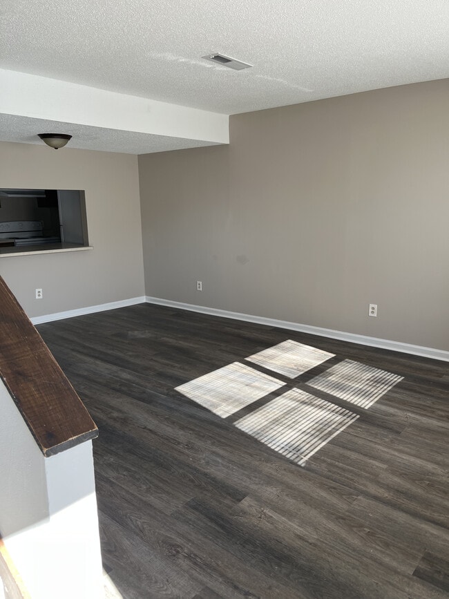 Coal Creek Apartment Homes, Oliver Springs, TN 37840 - photo 6