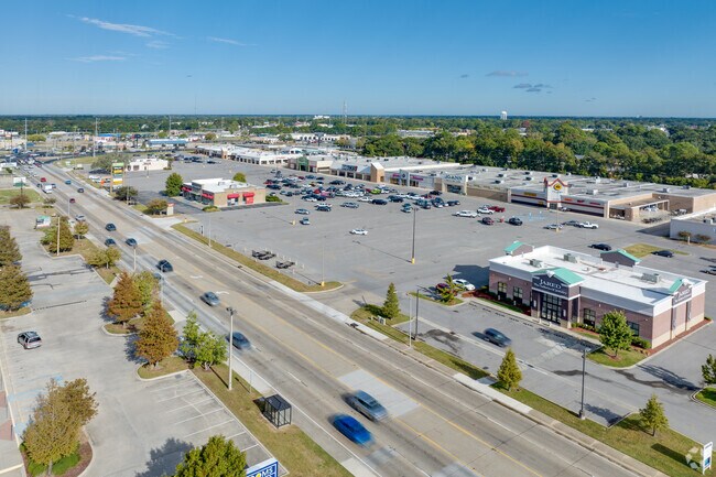 Ambassador Row shopping center for all your needs in Broadmoor Lafayette.