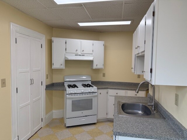 683 Main St unit 2 F, Malden, MA 02148 - photo 3