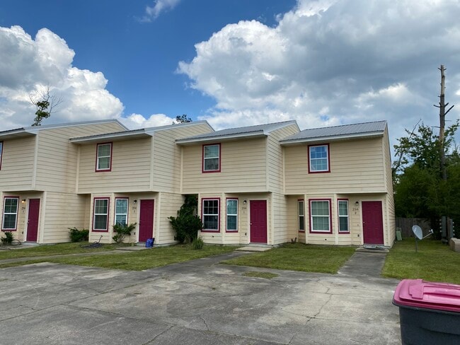 256 N Berthe Ave unit C, Panama City, FL 32404 - photo 2