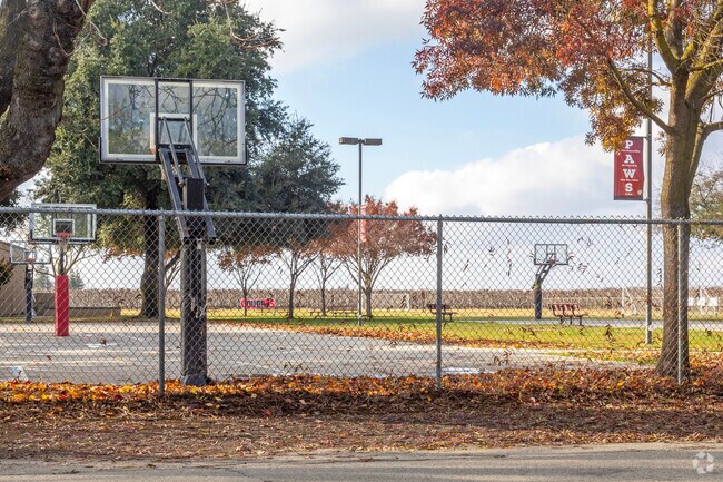 There is a basketball court at Clay Elementary School near Kingsburg.