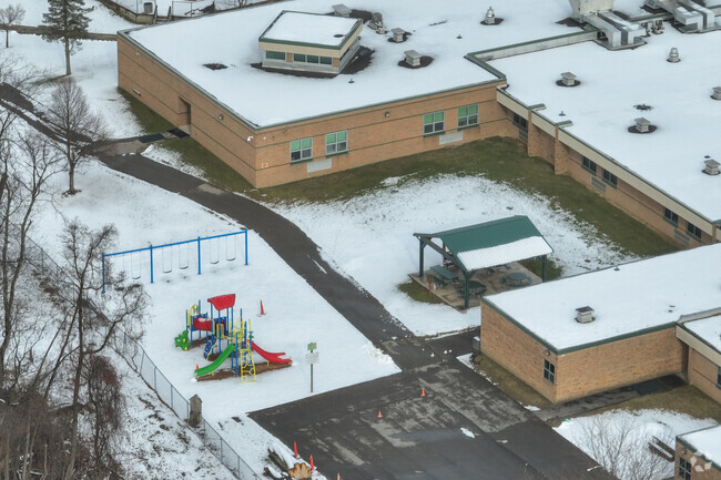Wexford Elementary School has a student-teacher ratio of 18 to 1.