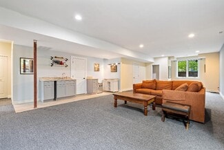 2001 Mcdaniel Ave, Evanston, IL 60201