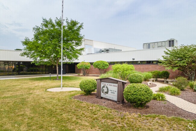 Holmes Jr. High is a part of Community Consolidated School District No. 59.