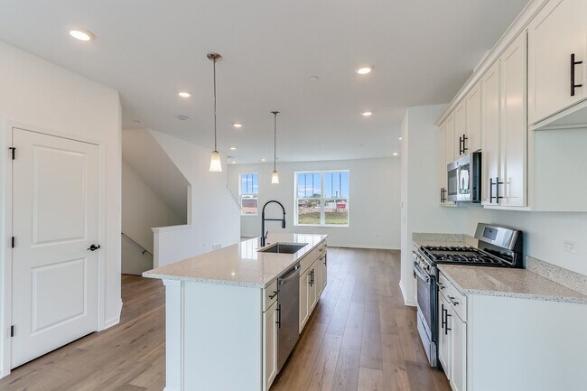 1060 E Oakton St unit 36449678, Des Plaines, IL 60018 - photo 4