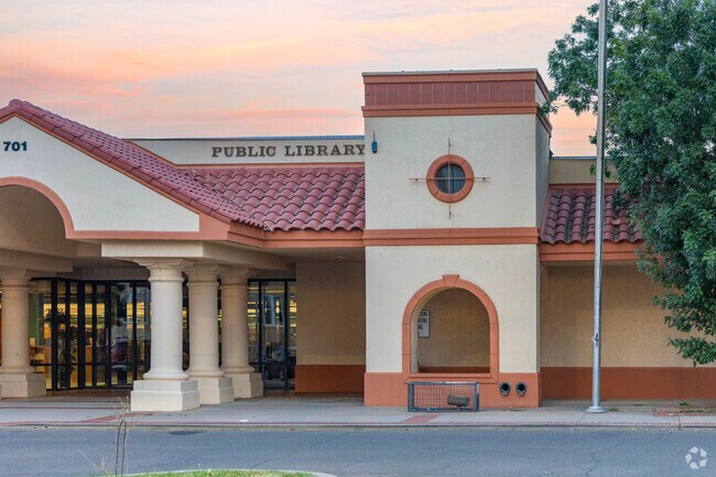 The Clovis Public Library is a great public resource in Mauldin.