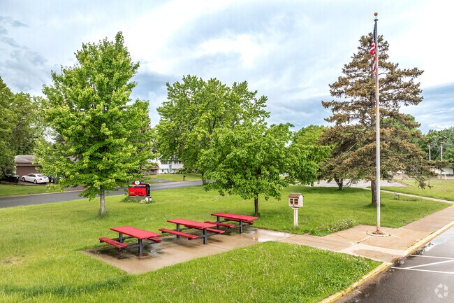 Wilson Elementary School offers picnic tables and a little free library.