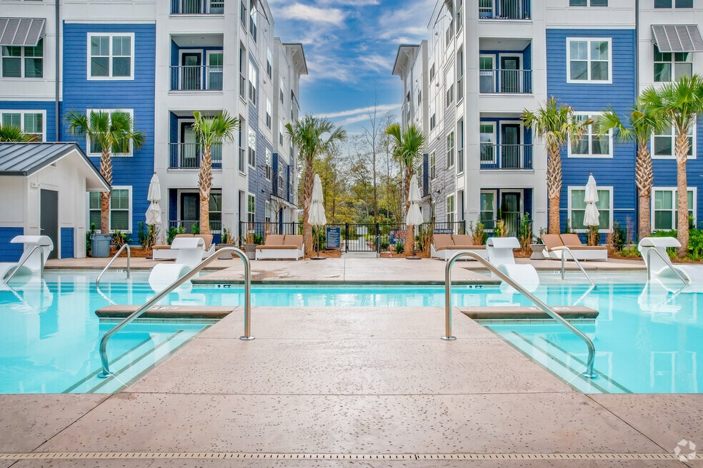 Atlantic on Main, Summerville, SC 29486 - photo 1